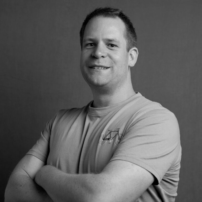 Portrett i sort-hvitt av Peter Booker