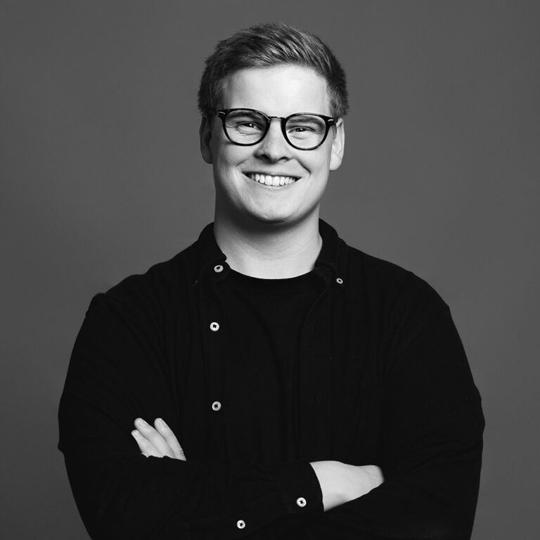 Portrett i sort-hvitt av Bjørn-Ivar Skuggen